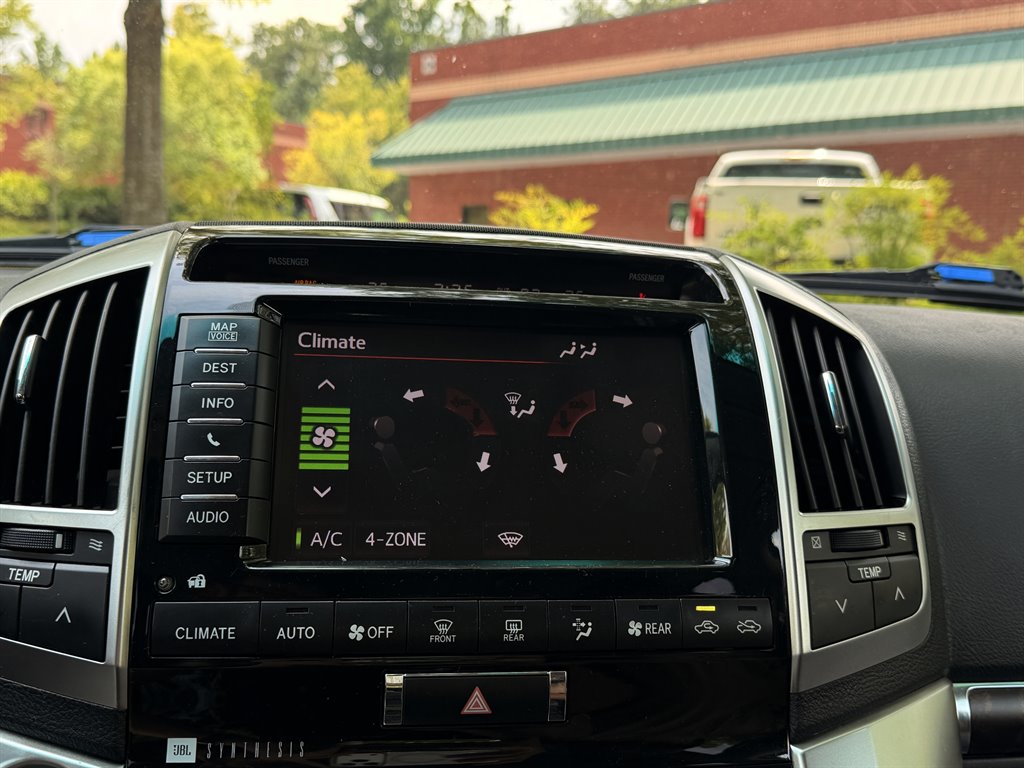 2013 Toyota Land Cruiser - $26,995