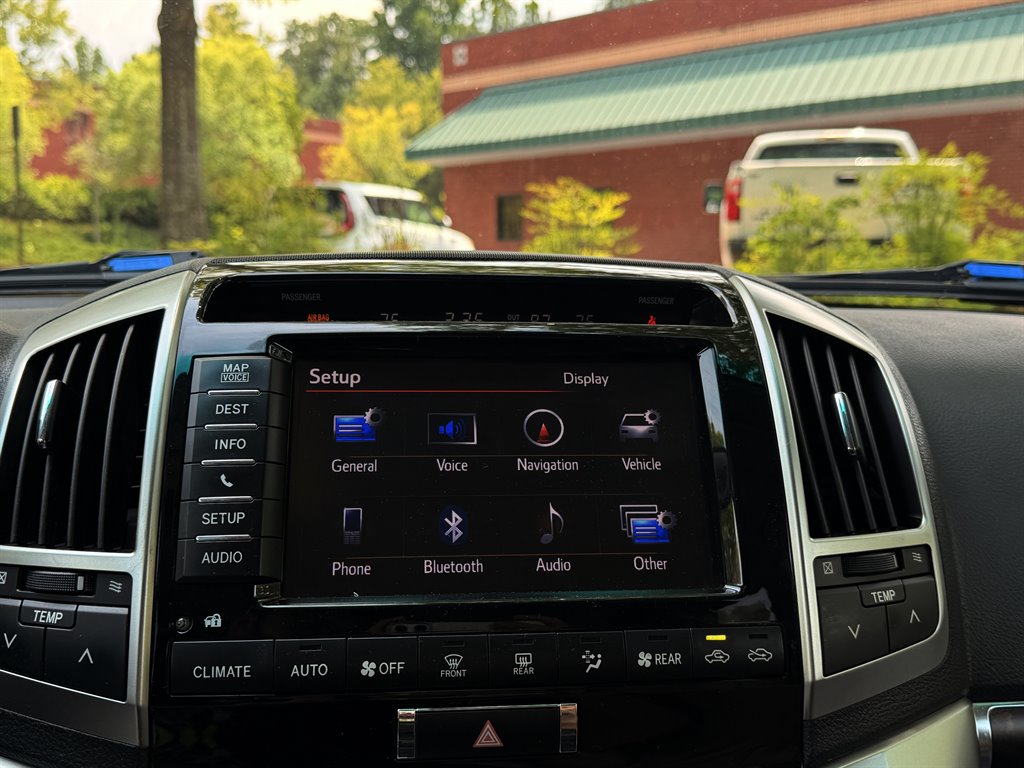 2013 Toyota Land Cruiser - $26,995