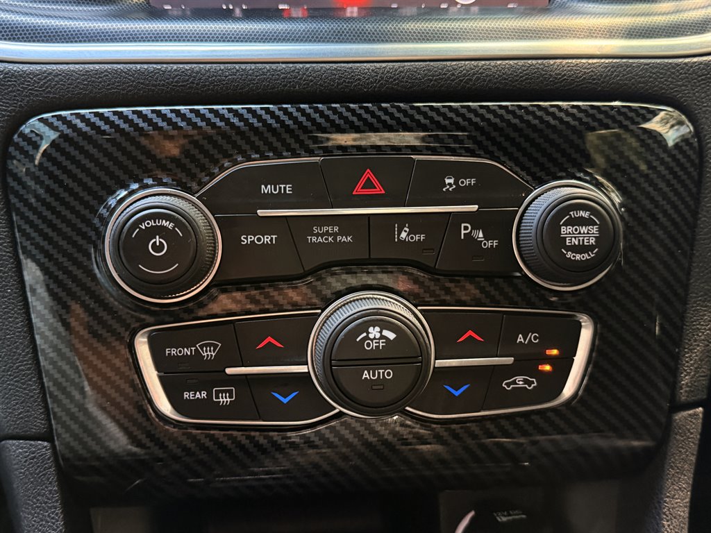 2018 Dodge Charger - $28,995