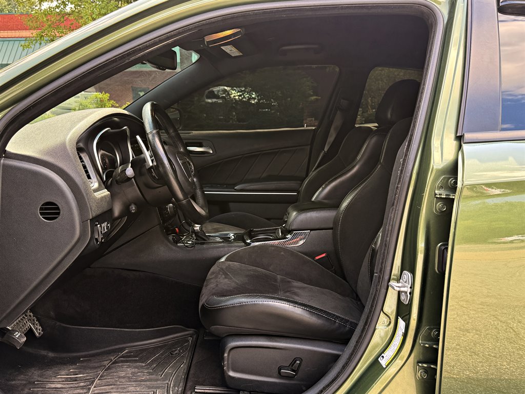 2018 Dodge Charger - $28,995