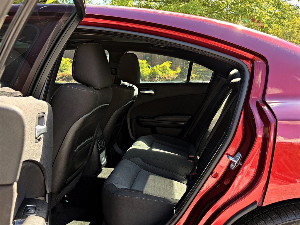 2018 Dodge Charger - $19,995