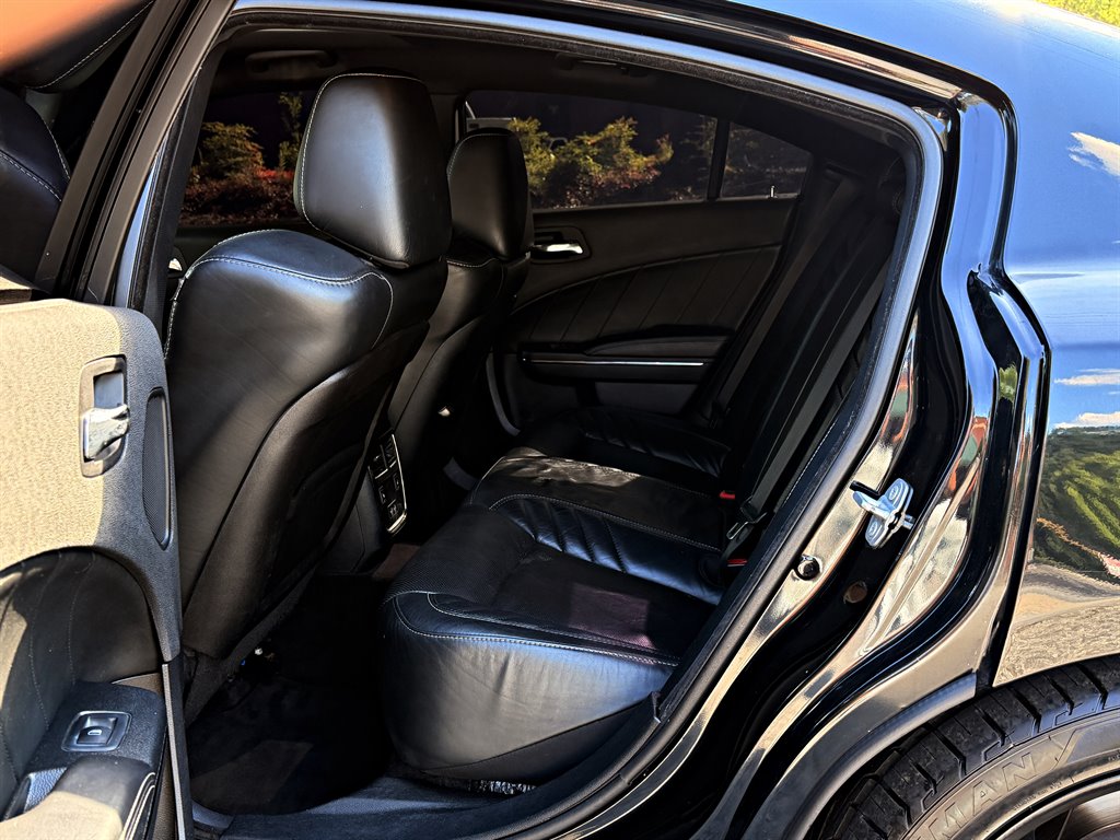 2017 Dodge Charger - $35,995