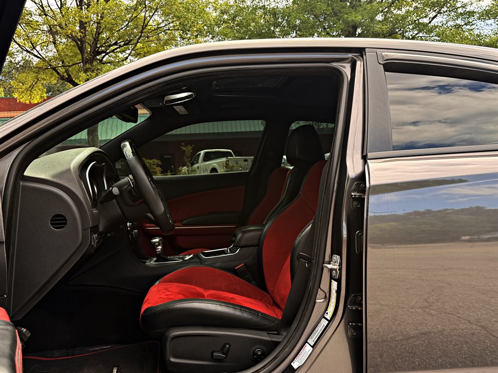 2016 Dodge Charger - $30,995