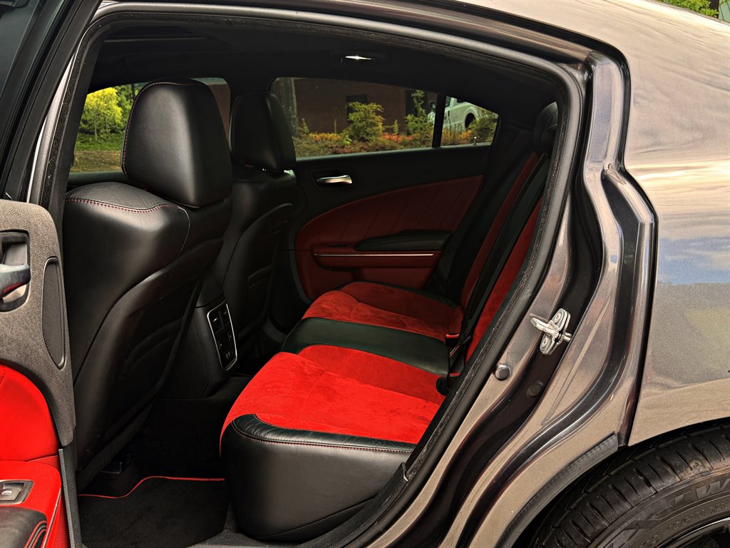 2016 Dodge Charger - $30,995