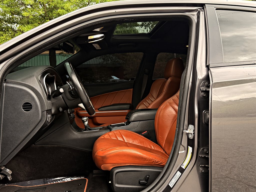 2018 Dodge Charger - $28,995
