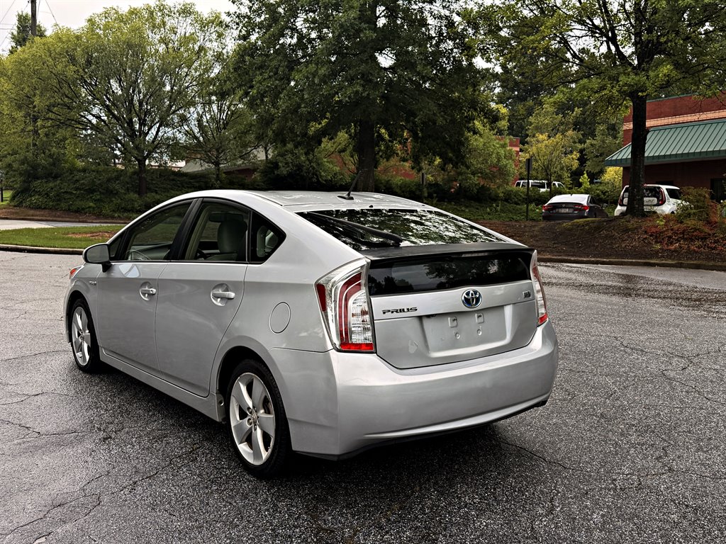 2013 Toyota Prius - $9,995
