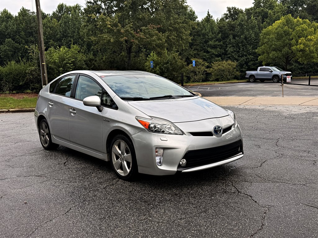 2013 Toyota Prius - $9,995