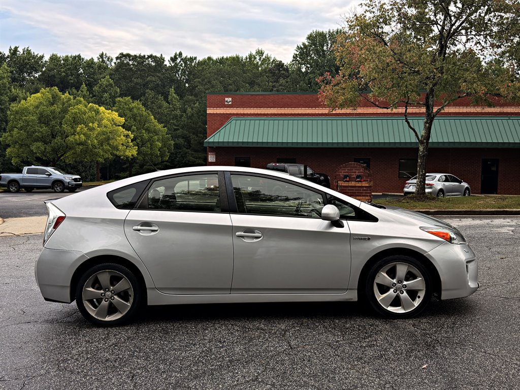 2013 Toyota Prius - $9,995