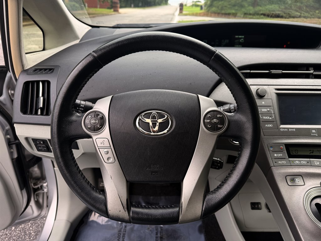 2013 Toyota Prius - $9,995