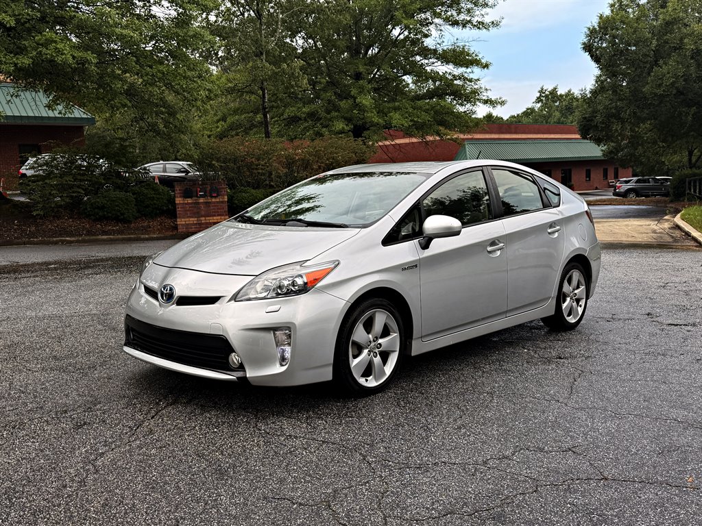 2013 Toyota Prius - $9,995
