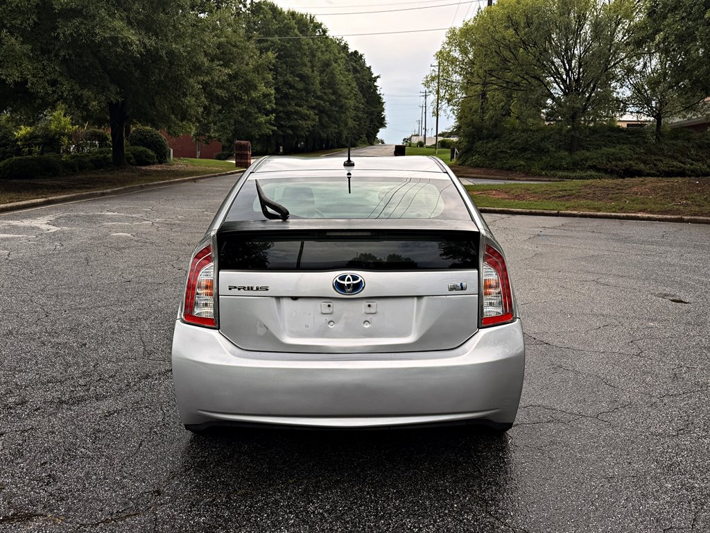 2013 Toyota Prius - $9,995