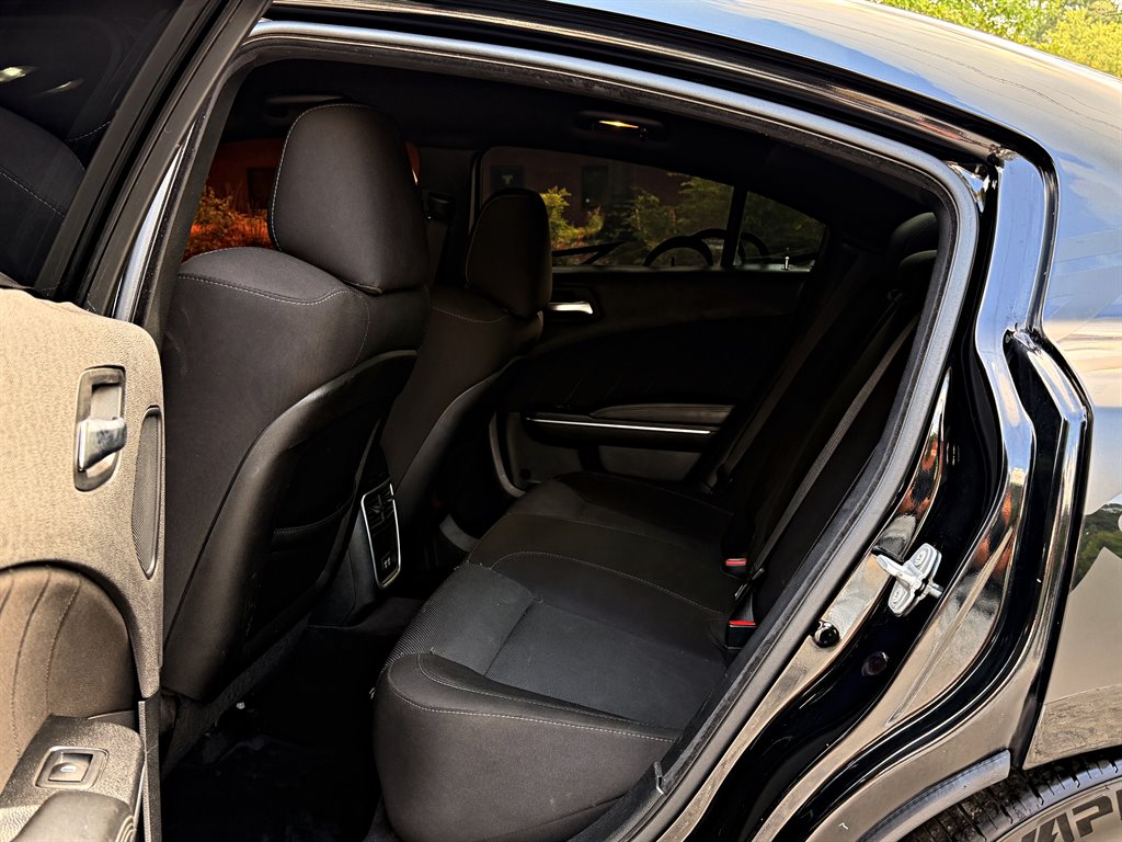 2017 Dodge Charger - $25,995