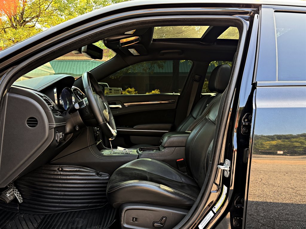2014 Chrysler 300 - $24,995