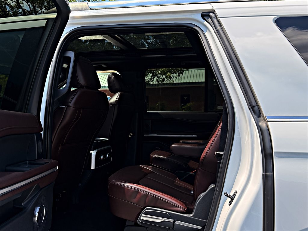 2023 Ford Expedition - $43,995