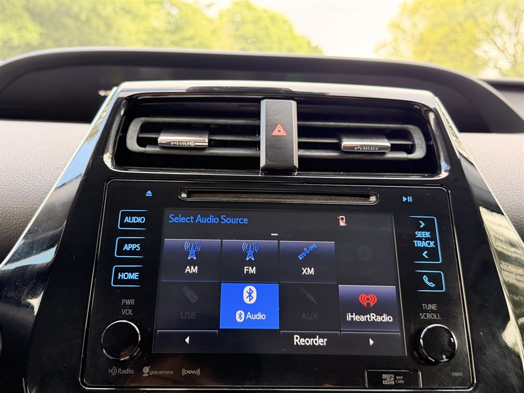 2016 Toyota Prius - $14,995