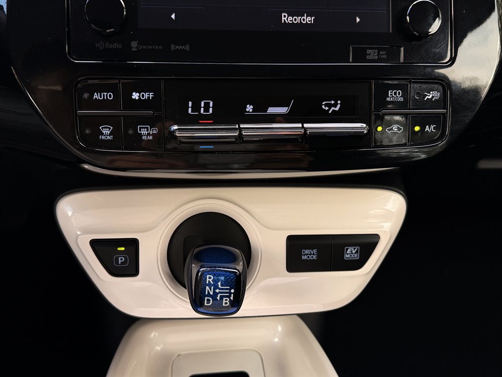 2016 Toyota Prius - $14,995