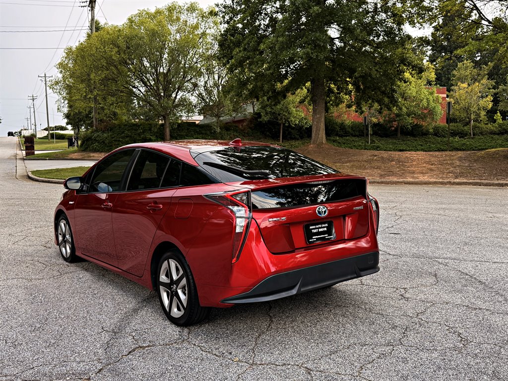 2016 Toyota Prius - $14,995