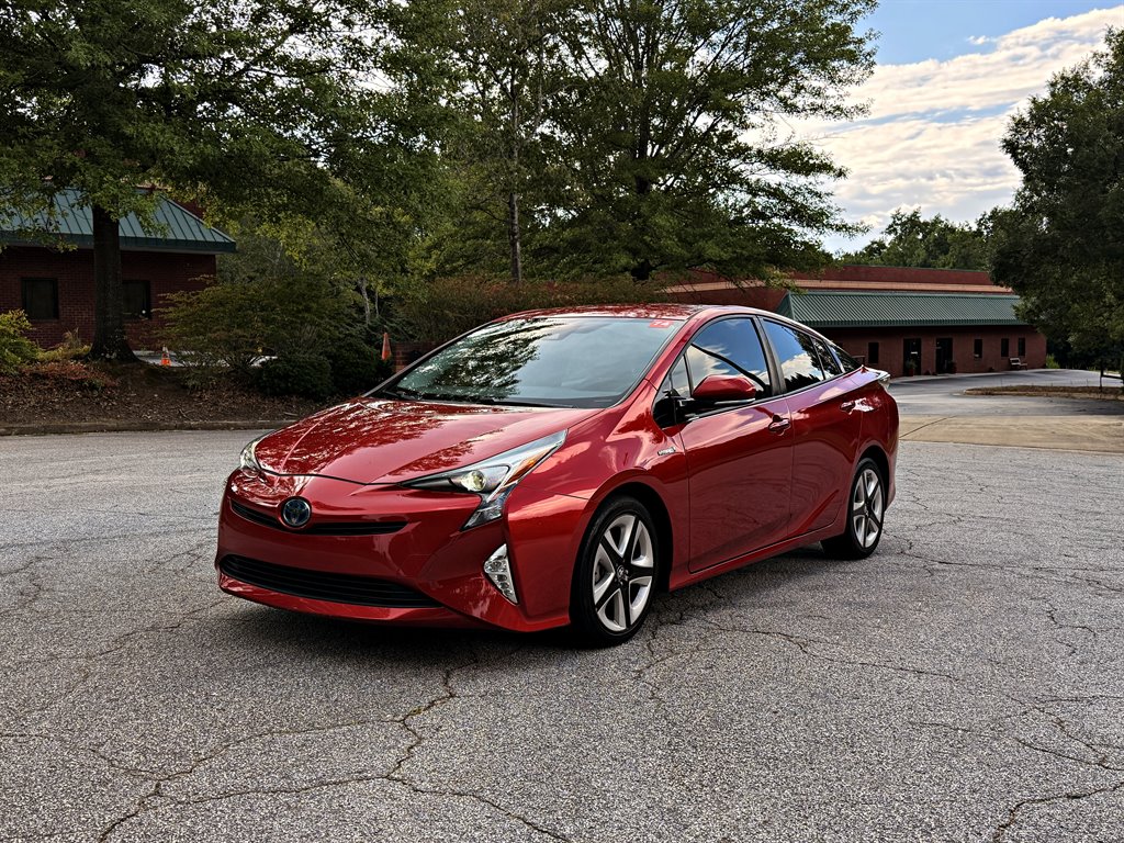 2016 Toyota Prius - $14,995