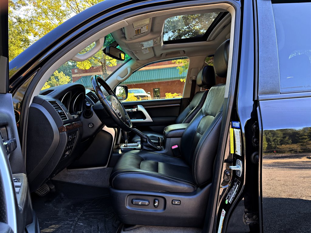 2013 Toyota Land Cruiser - $32,995