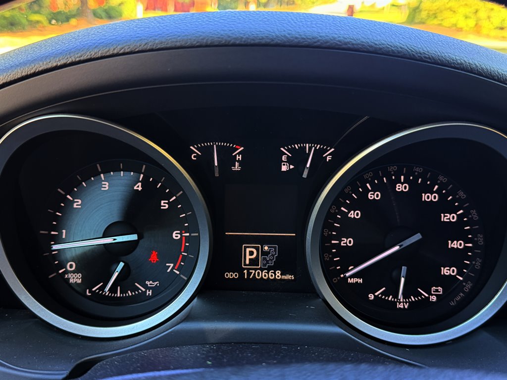 2013 Toyota Land Cruiser - $32,995