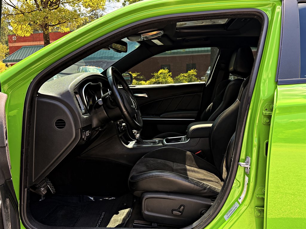 2017 Dodge Charger - $28,995
