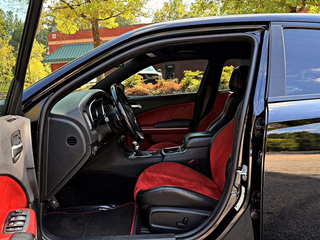 2018 Dodge Charger - $27,995