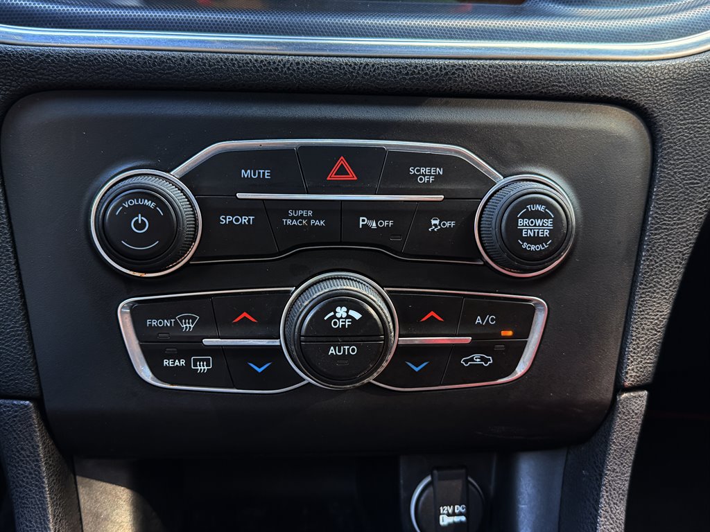2018 Dodge Charger - $27,995
