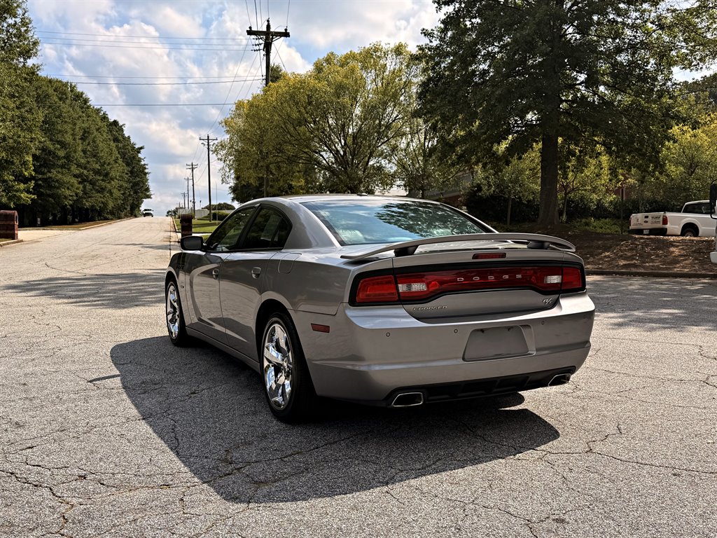 2011 Dodge Charger - $10,995