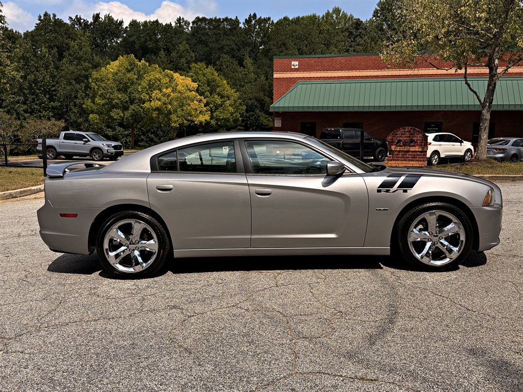 2011 Dodge Charger - $10,995