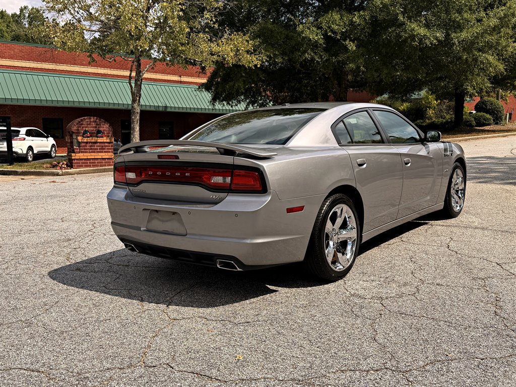 2011 Dodge Charger - $10,995