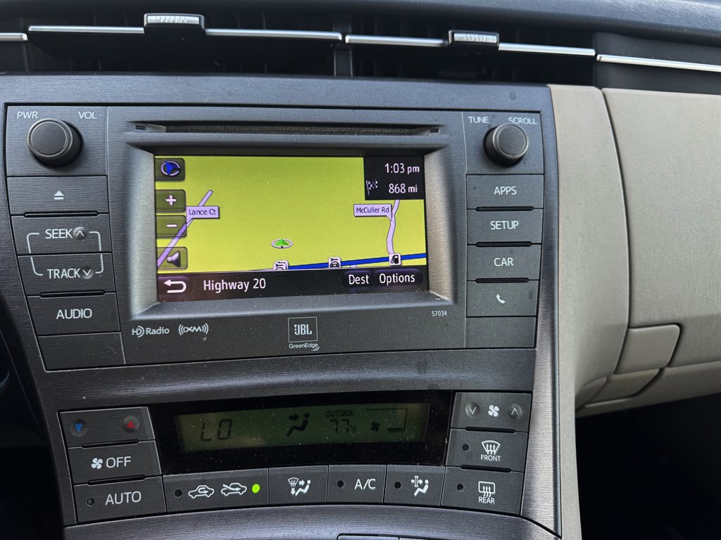 2014 Toyota Prius - $10,995