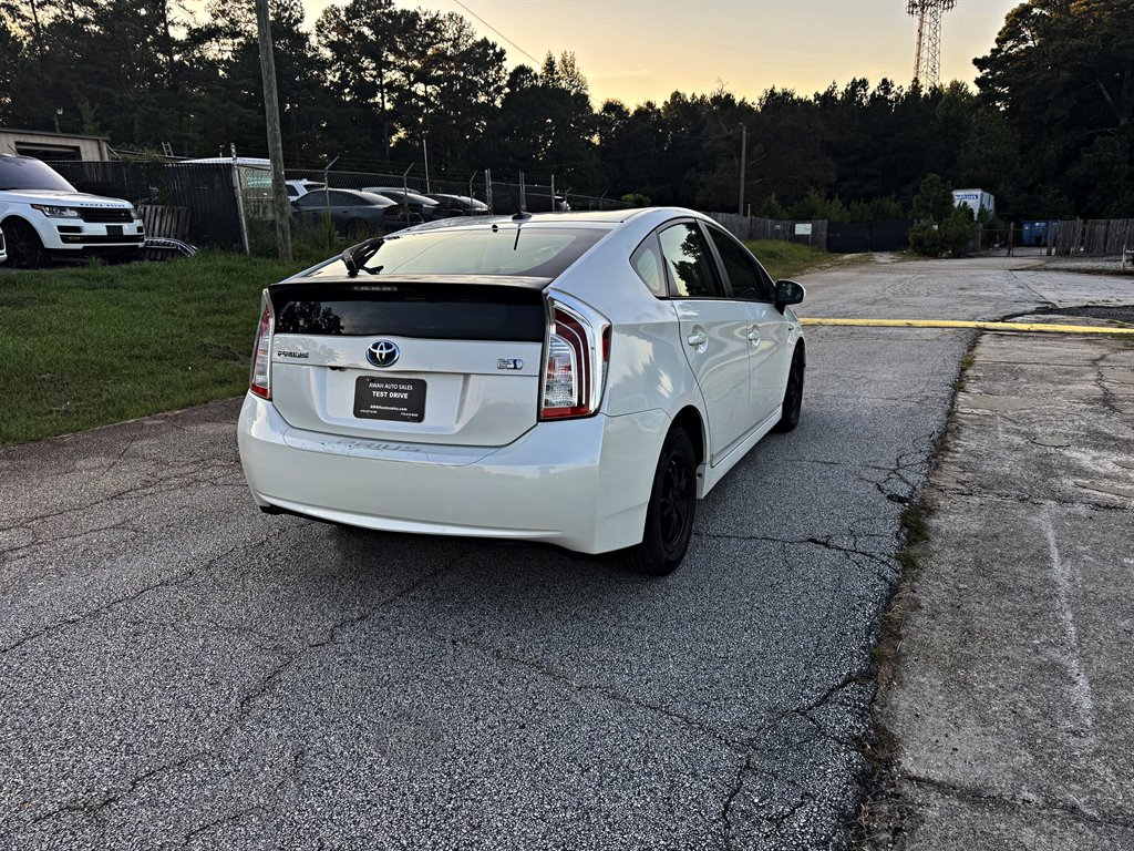 2014 Toyota Prius - $10,995
