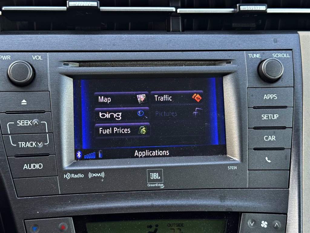 2014 Toyota Prius - $10,995