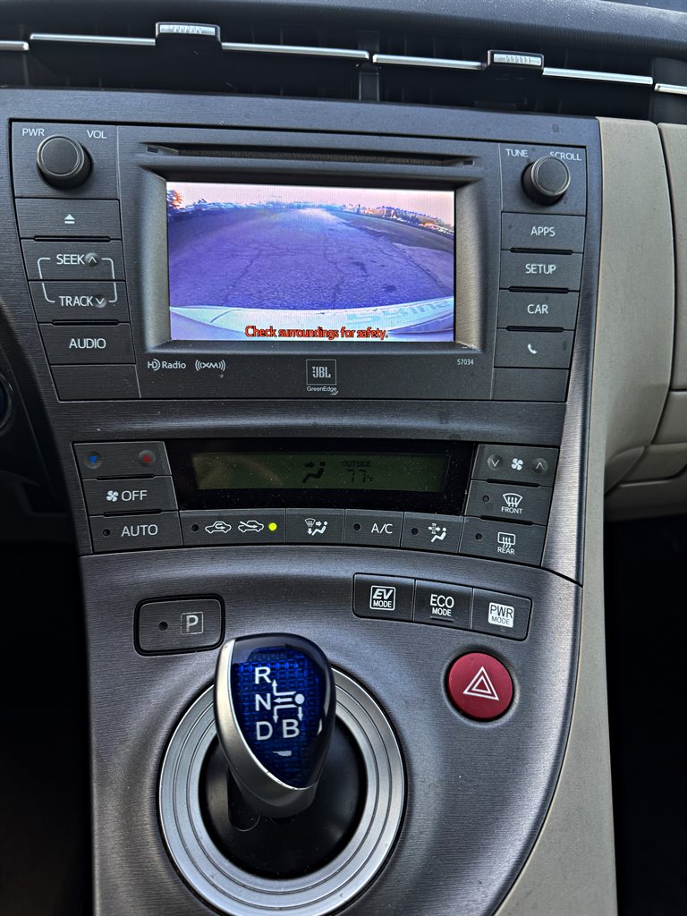 2014 Toyota Prius - $10,995