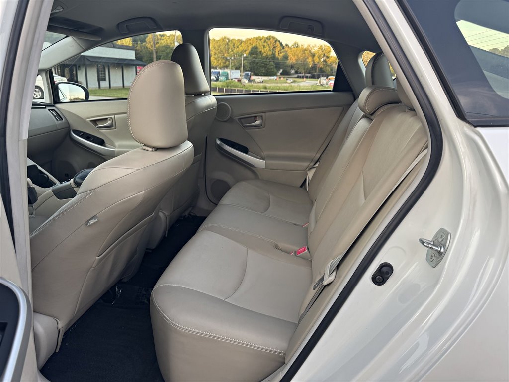 2014 Toyota Prius - $10,995