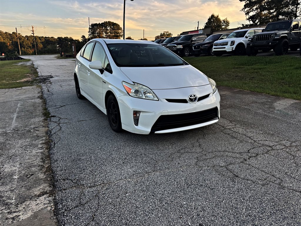 2014 Toyota Prius - $10,995