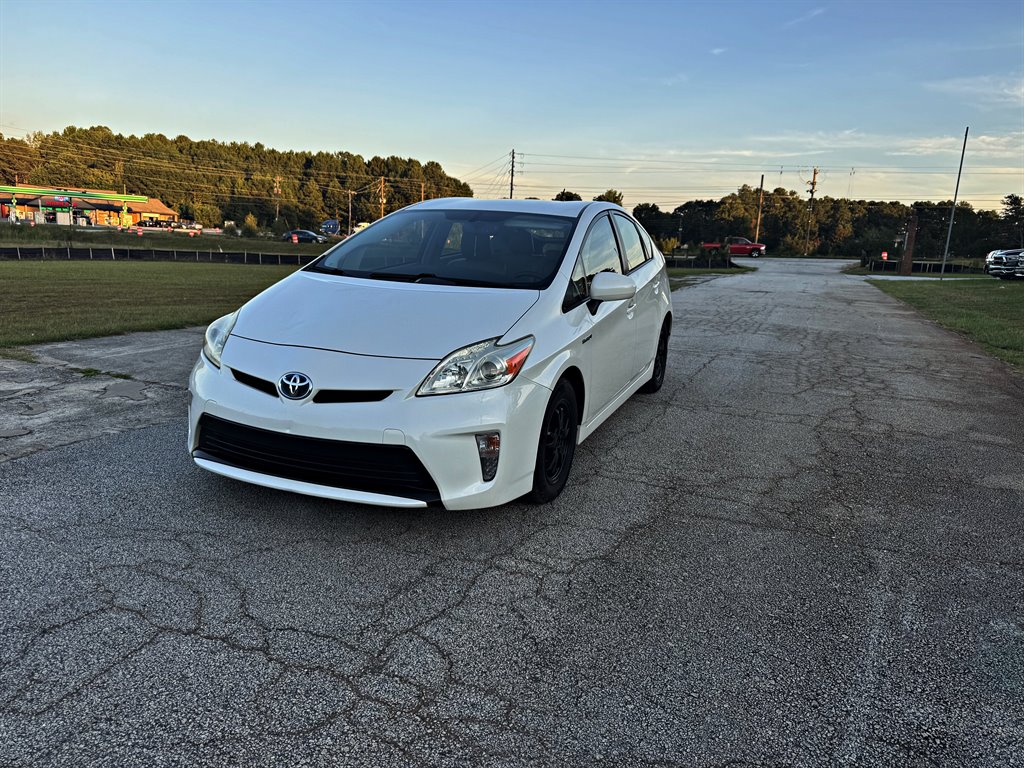 2014 Toyota Prius - $10,995