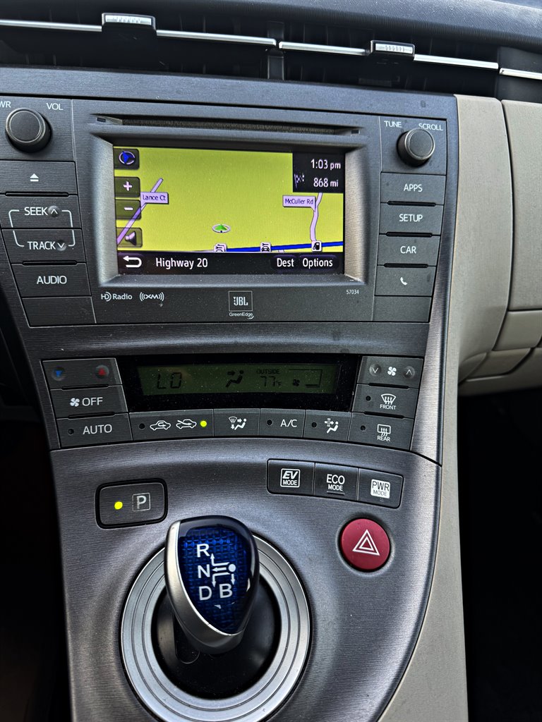 2014 Toyota Prius - $10,995