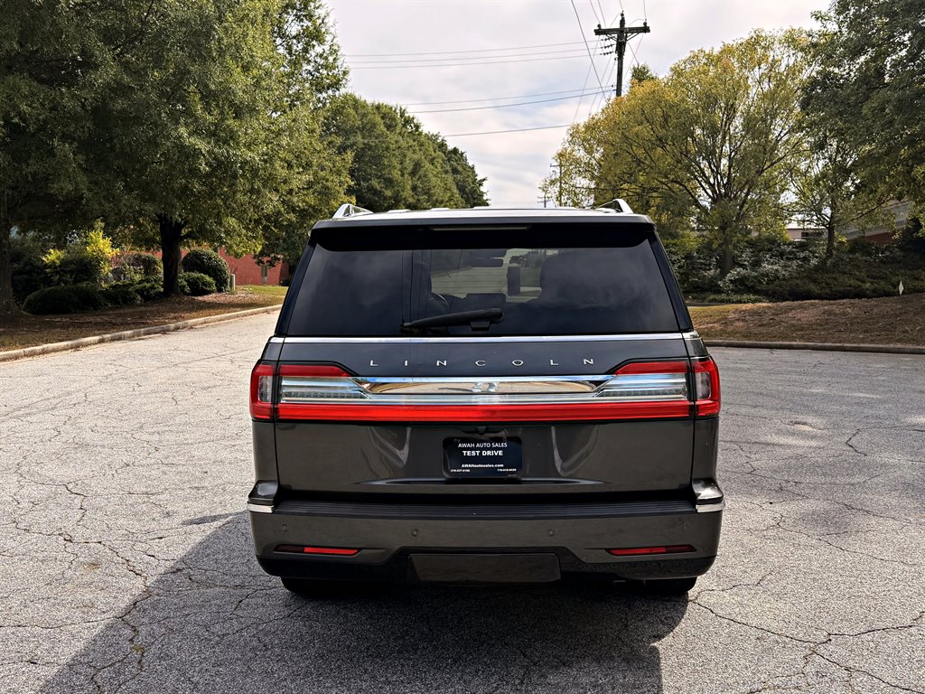 2018 Lincoln Navigator - $17,995