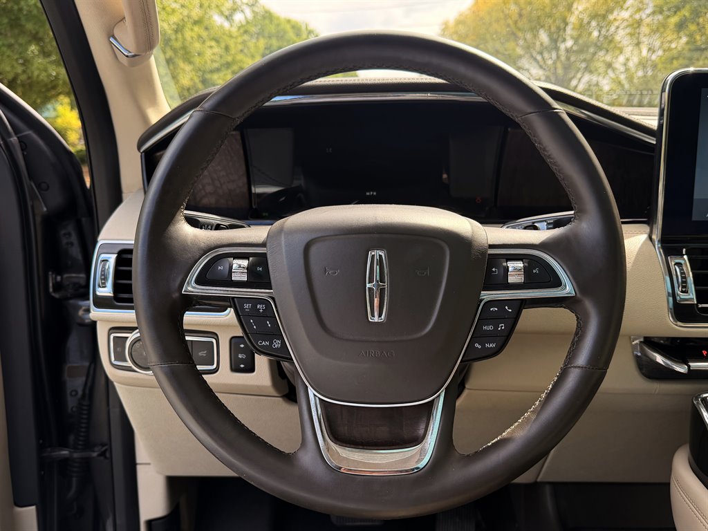 2018 Lincoln Navigator - $17,995