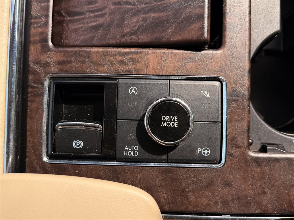 2018 Lincoln Navigator - $17,995