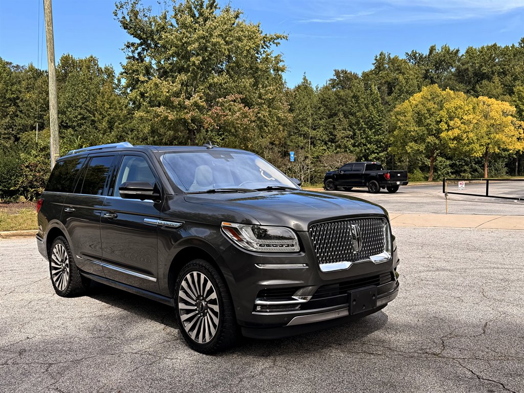 2018 Lincoln Navigator - $17,995