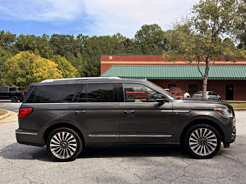 2018 Lincoln Navigator - $17,995