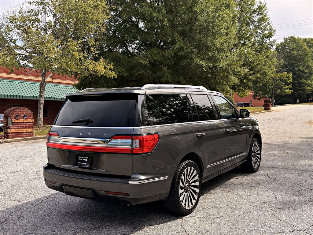2018 Lincoln Navigator - $17,995