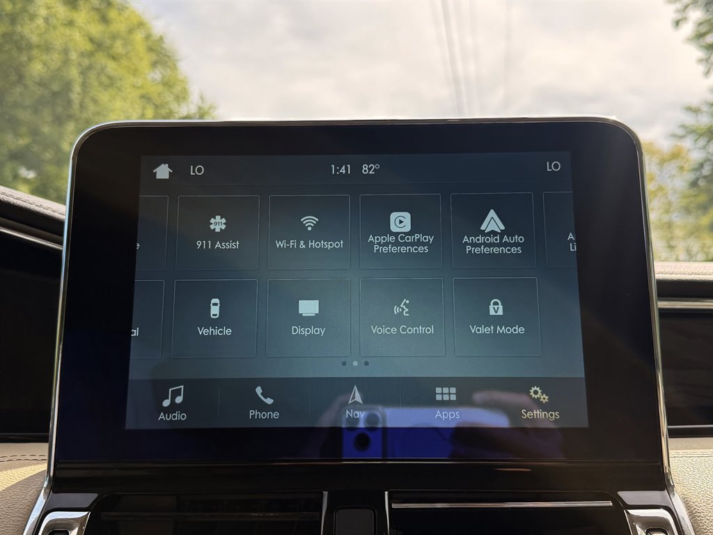 2018 Lincoln Navigator - $17,995
