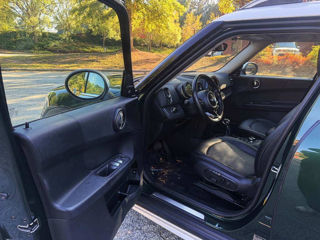 2018 MINI Countryman - $9,995