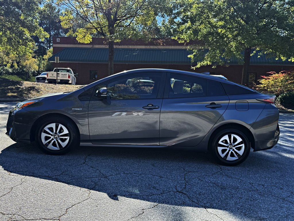 2018 Toyota Prius - $15,995