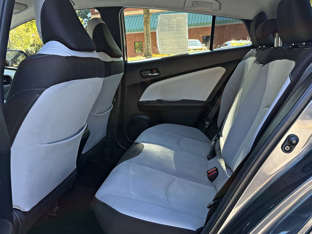 2018 Toyota Prius - $15,995