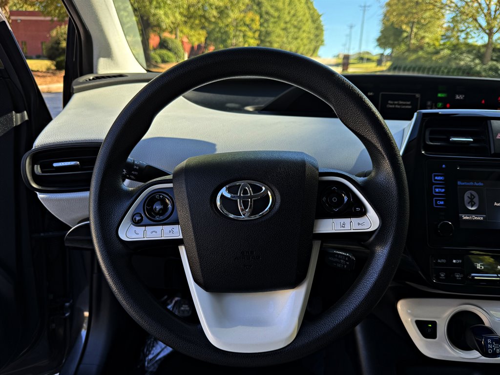 2018 Toyota Prius - $15,995