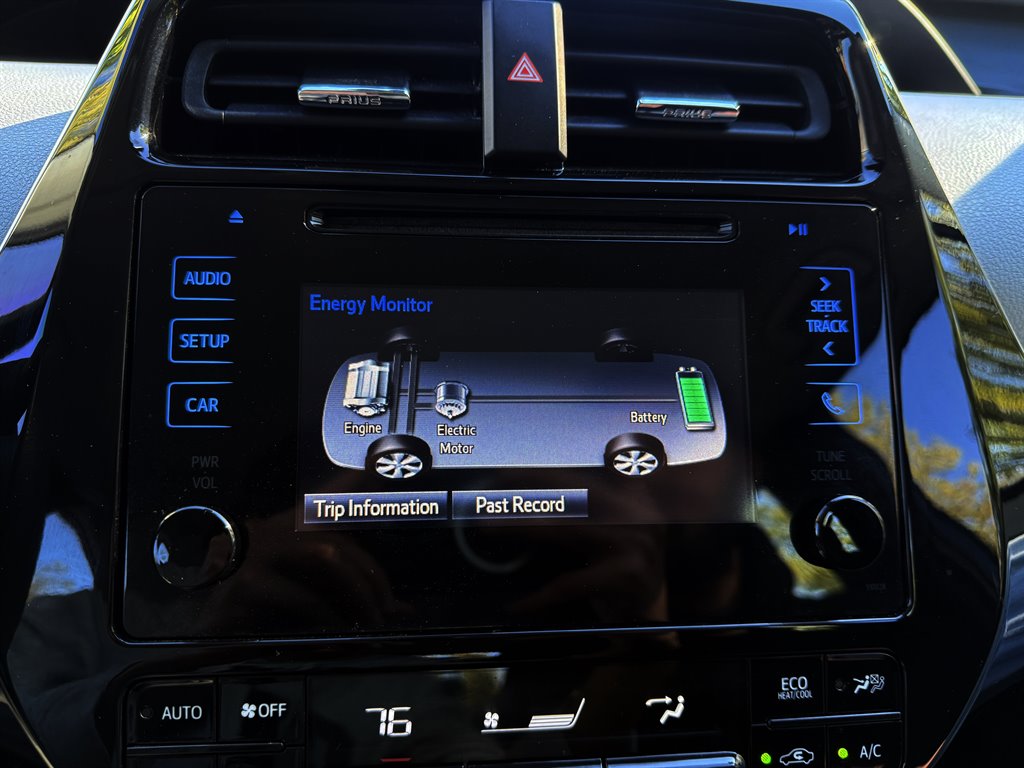 2018 Toyota Prius - $15,995